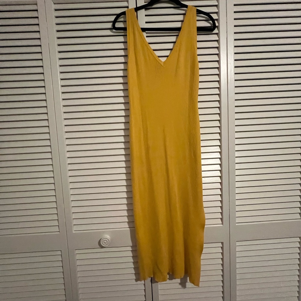 Harlow Yellow Sleeveless V-Neck Maxi Dress